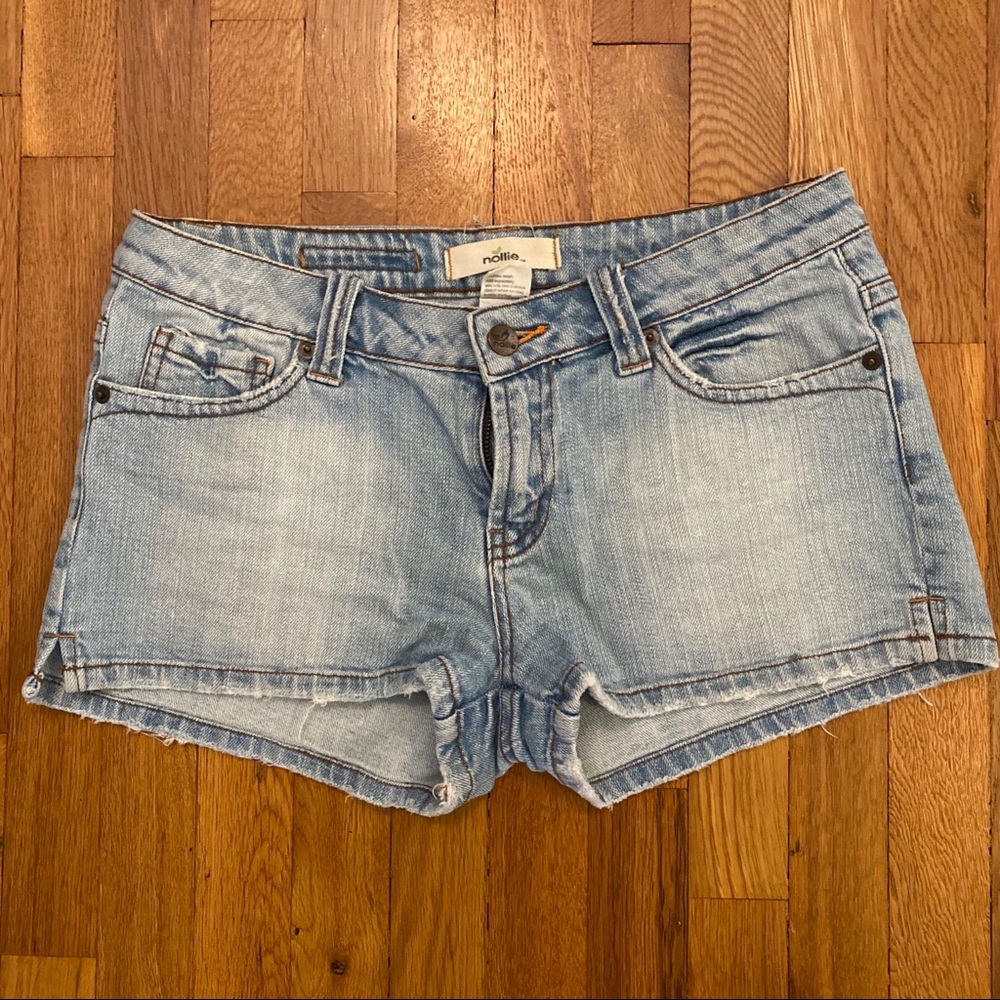 Cute Distressed Jean Shorts 💙🔥